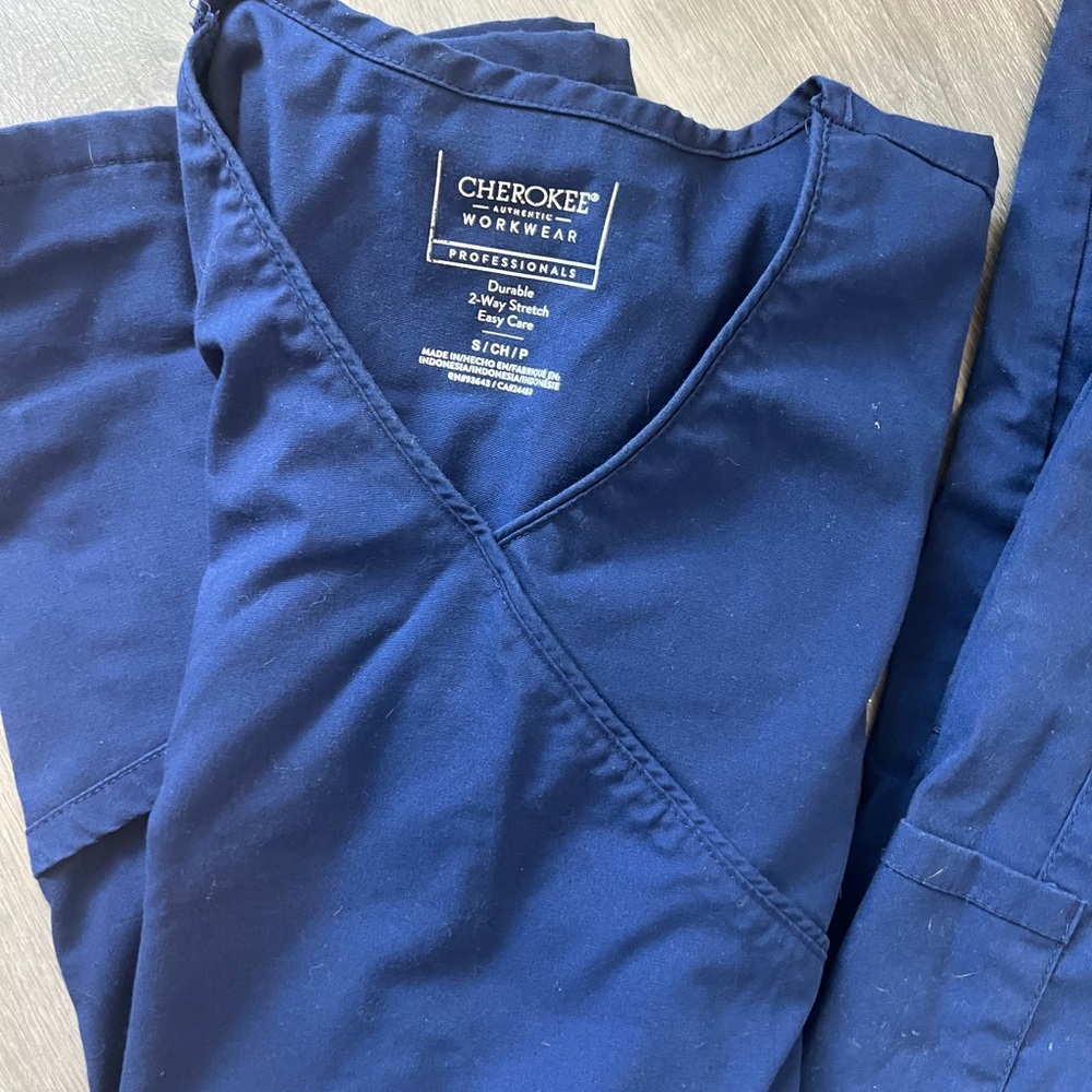 Cherokee Scrub set - Picture 4 of 10